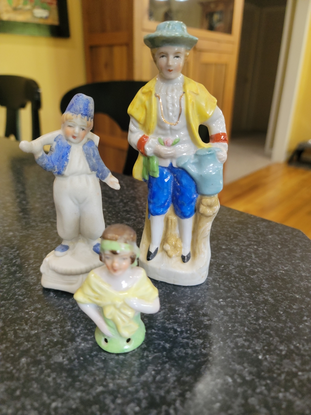 Vinage Porcelain Figurine Set in Blue, Yellow and Green